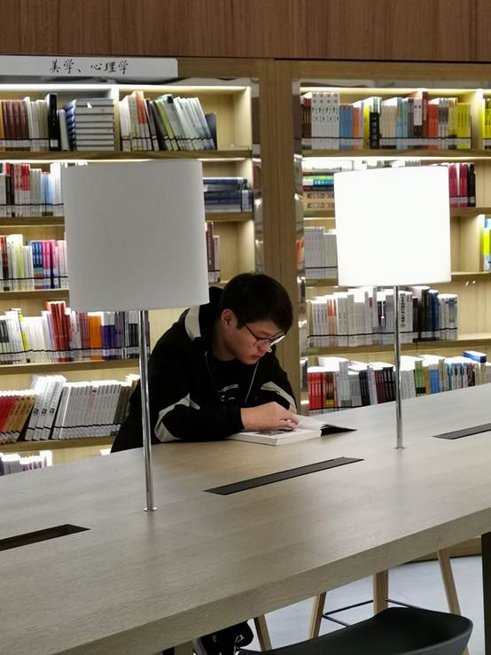 说明: D:\beat365唯一官方网站\我的文件\就业\2019-2020一学期\品学之星统计\许迎庆\许迎庆.jpg