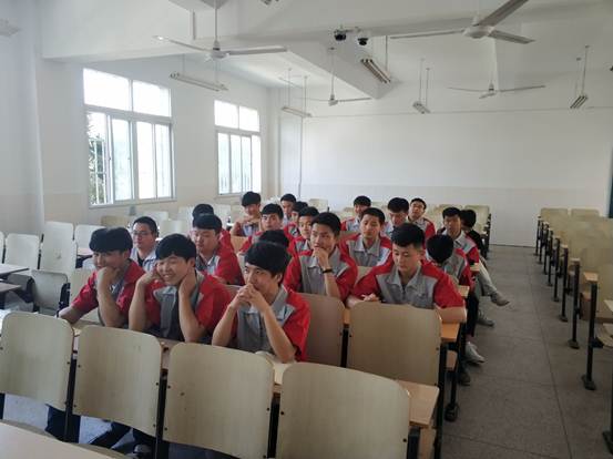 说明: C:\Users\Administrator\Desktop\万力轮胎\F0D11EC51E5AC8A8C9F2AA4AD5E67BDF.jpg